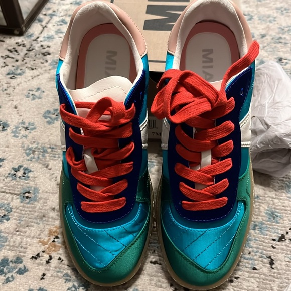 NWT Mia Vesta Sneaker in Turquoise & Green Multicolored - Picture 13 of 15